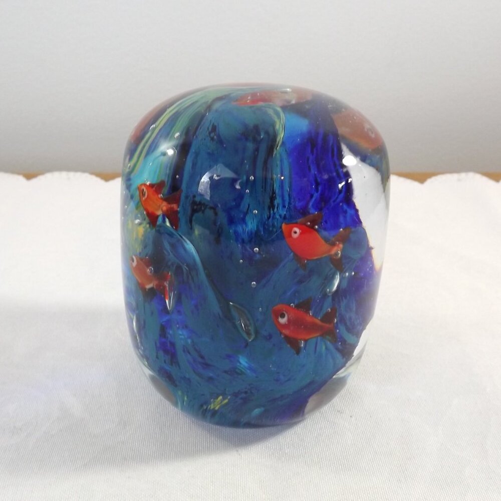 Vintage Aquarium Art Glass Paperweight, Fish and Bubbles, Ocean Intricate Design - Picture 3 of 7